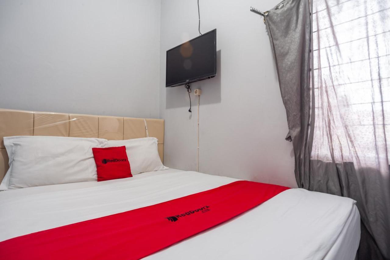 RedDoorz Syariah near Margonda Raya Hotel Depok Bagian luar foto