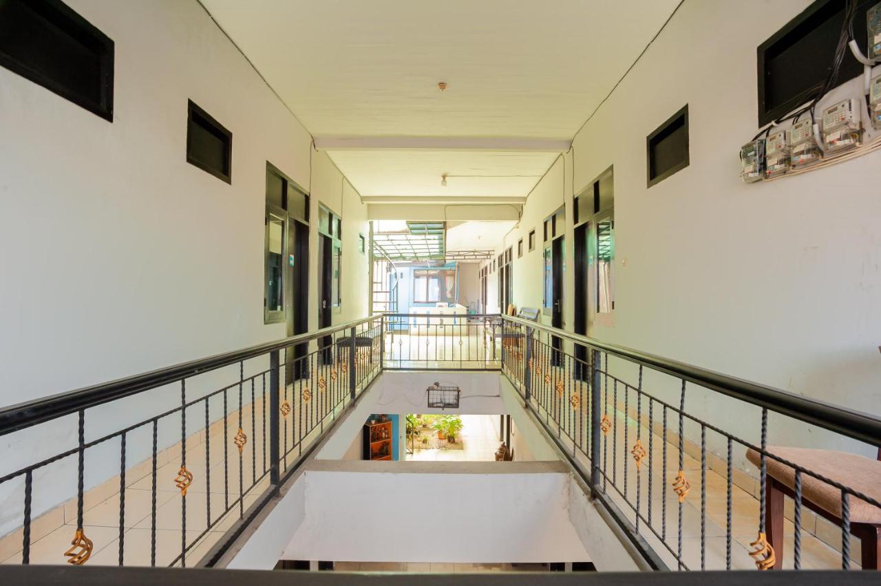 RedDoorz Syariah near Margonda Raya Hotel Depok Bagian luar foto