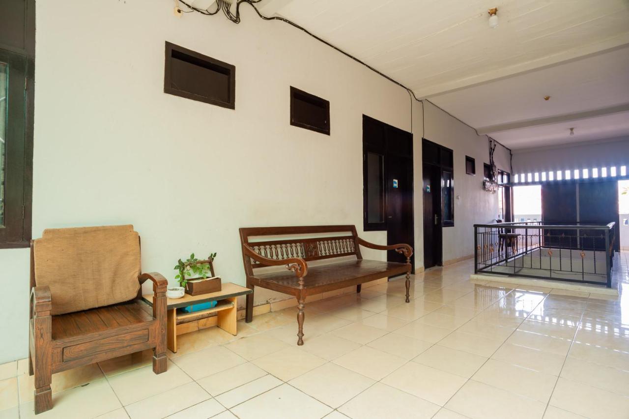 RedDoorz Syariah near Margonda Raya Hotel Depok Bagian luar foto